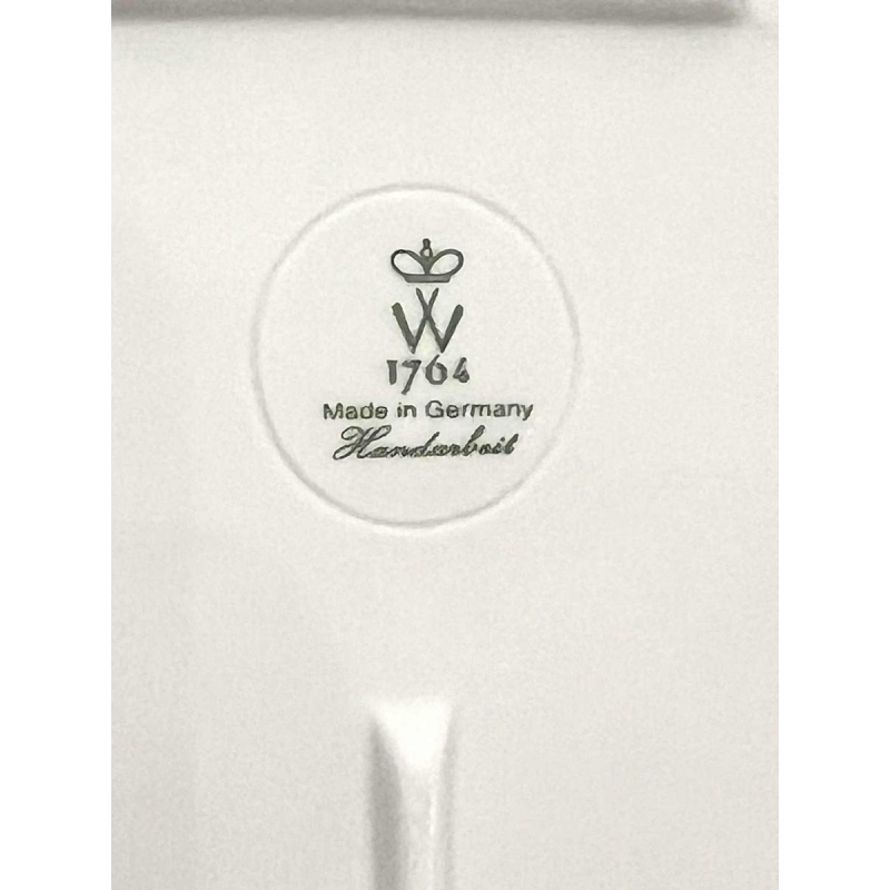 Kurt STEINER voor Wallendorfer Porzellan Manufaktur, porseleinen biscuit "Knielende jonge vrouw".