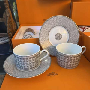 HERMÈS Paris - coffret 2 tasses à thé/café et soucoupes en porcelaine