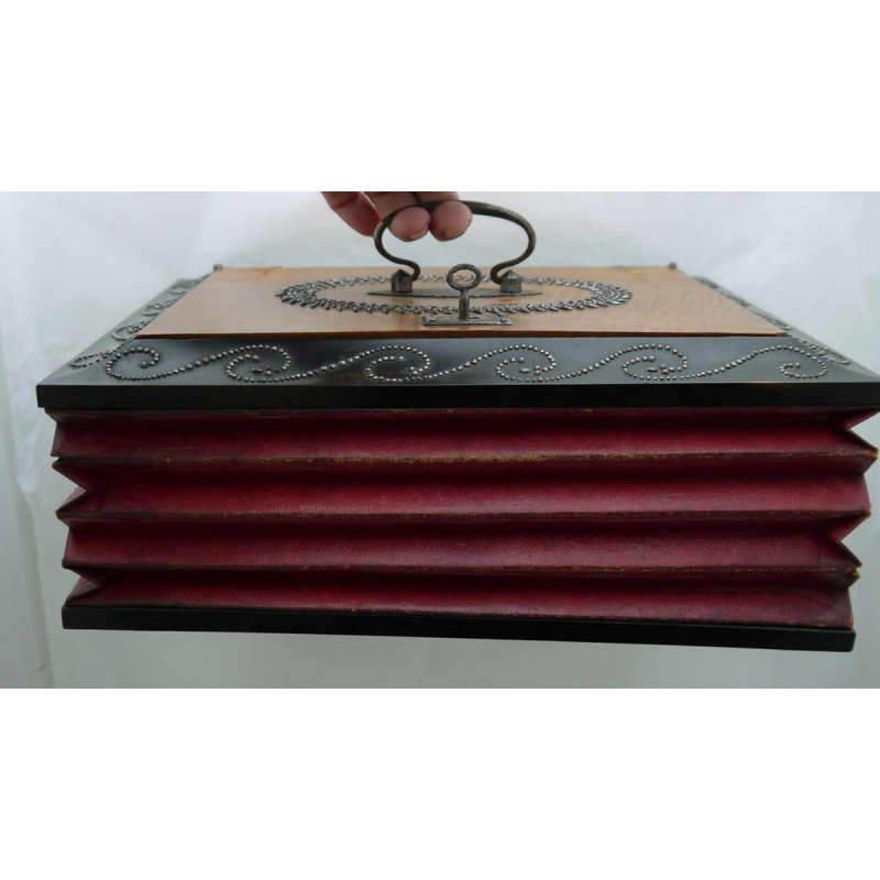 Maison GRANDCHER à Paris, coffret / porte courrier à soufflet, époque Empire