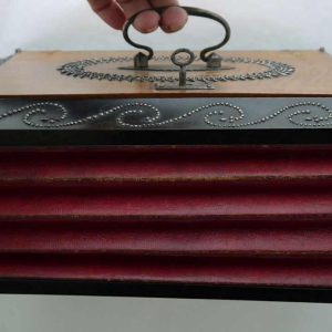 Maison GRANDCHER Paris, gusseted box / letter carrier, Empire period