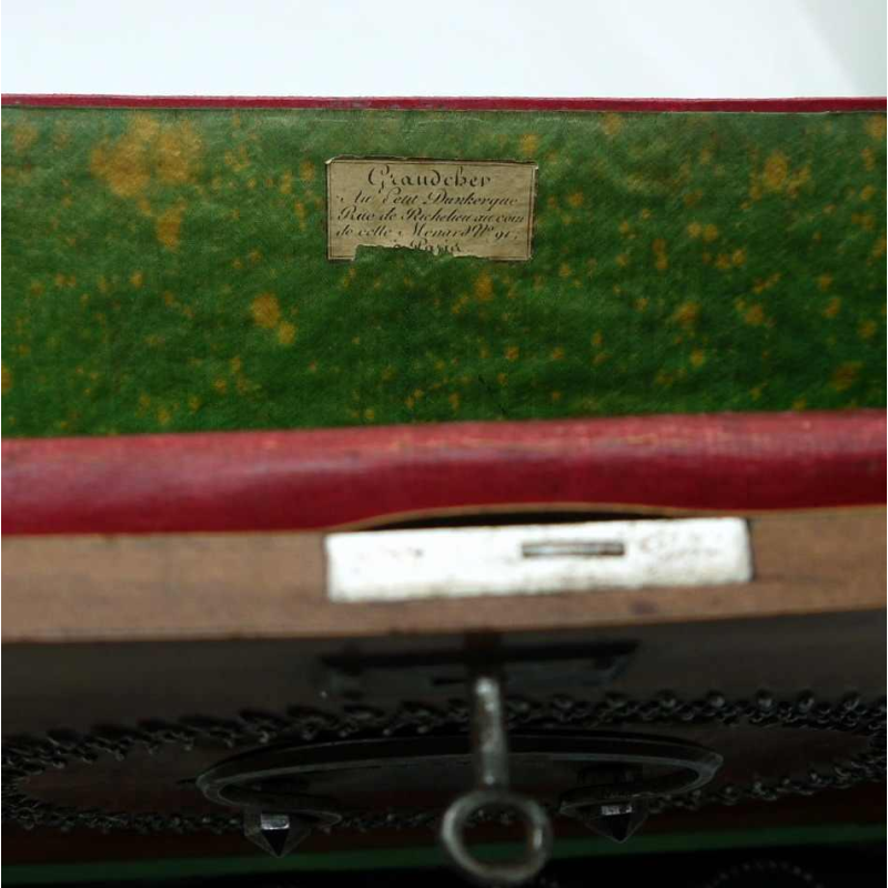 Maison GRANDCHER à Paris, coffret / porte courrier à soufflet, époque Empire