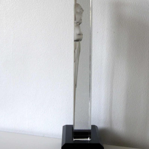 Lalique France “Maagd en kind”, geperst gegoten glas sculptuur