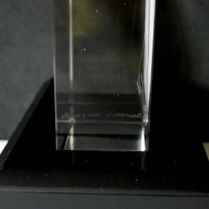 Lalique France "Vierge à lenfant", sculpture en verre pressé moulé