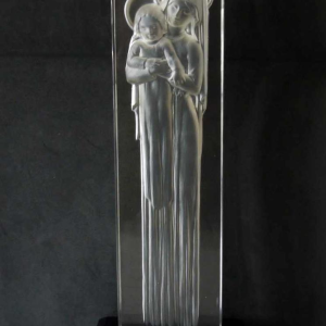 Lalique France “Maagd en kind”, geperst gegoten glas sculptuur