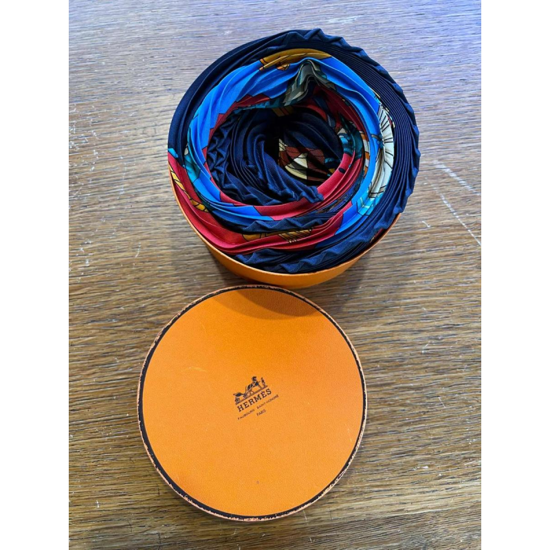 Hubert de Watrigant voor HERMÈS, “Paraplu's en parasols” zijden geplooid vierkant