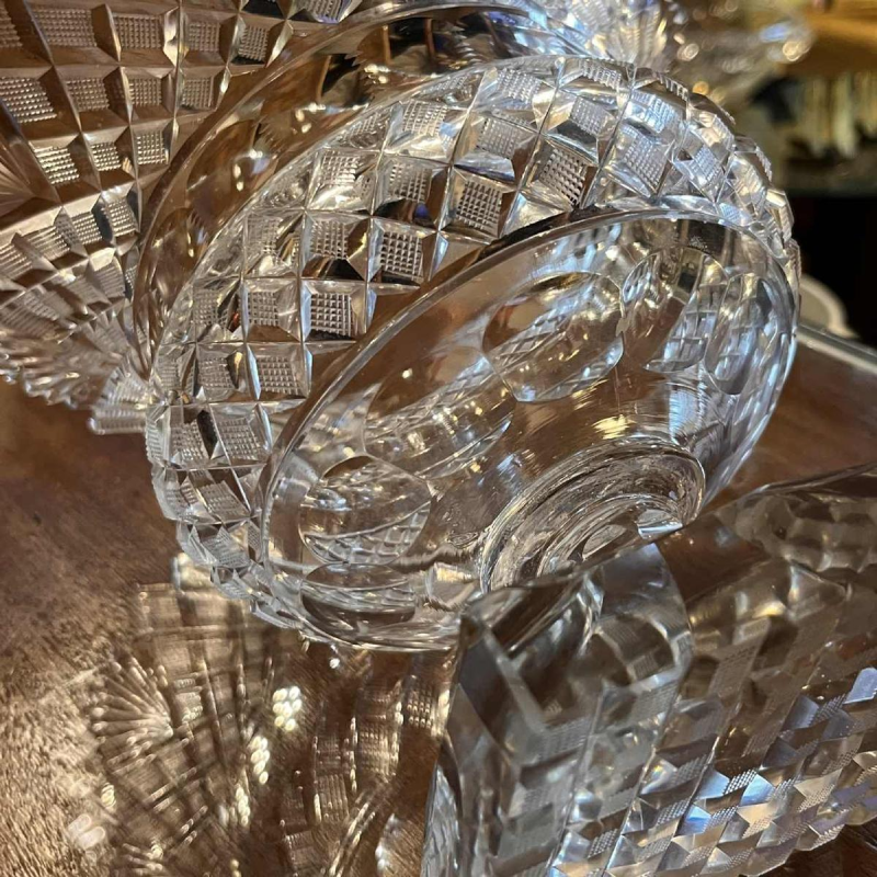 Val Saint Lambert, large richly cut crystal bowl/sweep bowl on foot, Vonèche style, 19th century