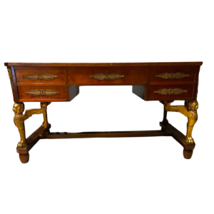 Mahoniehouten bureau ondersteund door vier bronzen gevleugelde sfinxen + fauteuil, 19e-eeuwse Empire-stijl