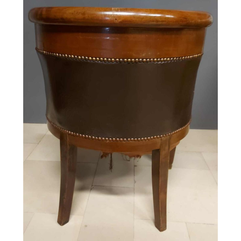 Mahoniehouten bureau ondersteund door vier bronzen gevleugelde sfinxen + fauteuil, 19e-eeuwse Empire-stijl