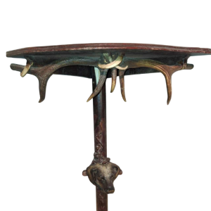 Console / encoignure de chasse “tête de chien“ en chêne et bois de cerfs, fin XIXe s