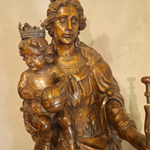 Beeld van houtsnijwerk en zilver, “Maagd en Kind Jezus”, 17e eeuw