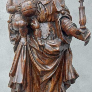 Beeld van houtsnijwerk en zilver, “Maagd en Kind Jezus”, 17e eeuw