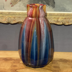 Céramique de Hasselt (attribué à), grand vases Art Déco oblong à facettes, ça 1930