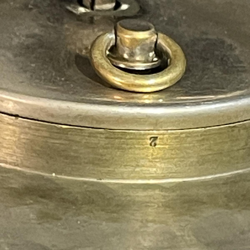 Hamilton & Inches, Art Deco 8-daagse klok, blauw geëmailleerd guilloché, vernikkeld staal, circa 1930