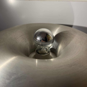 Walter Donner (toegeschreven) voor Doria, geborstelde aluminium 'Donut'-lamp, ontwerp uit het ruimtetijdperk, ca. 1960