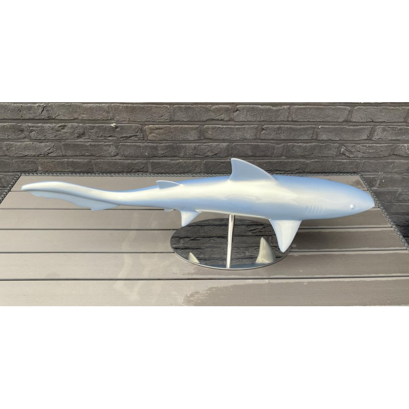 Laszlo Tibay pour Caster Bronz Kft "Requin" sculpture en bronze laqué bleu, XXIe s