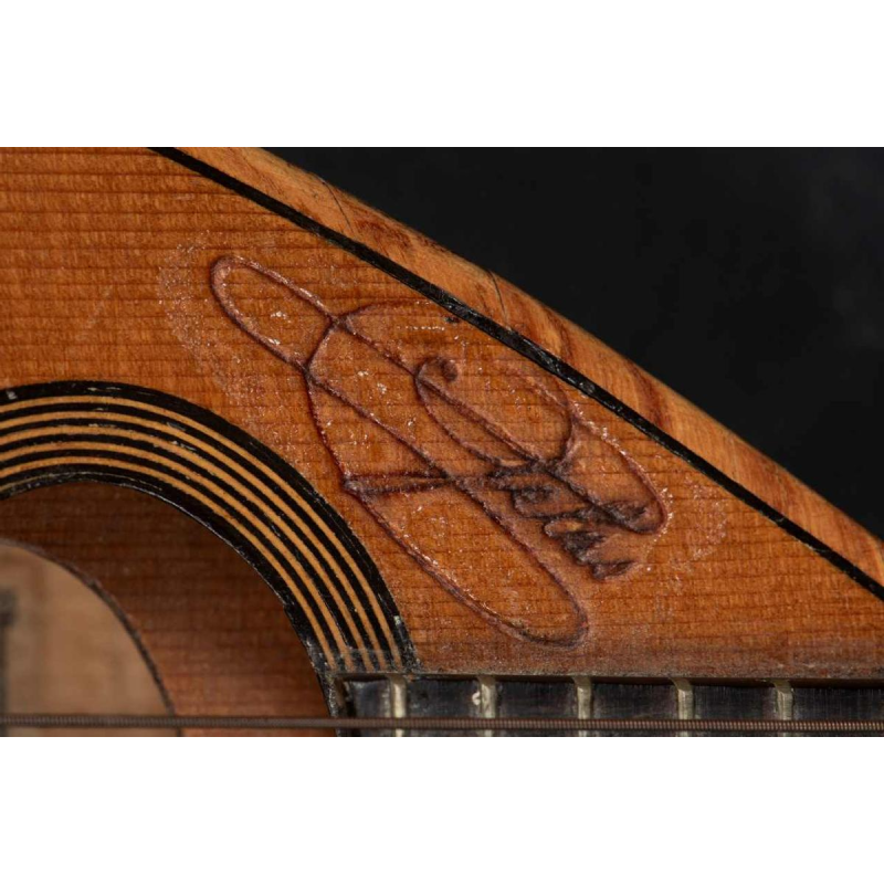 Gelas double-top mandoline uit 1927, muziekinstrument genummerd 5947 en gestempeld