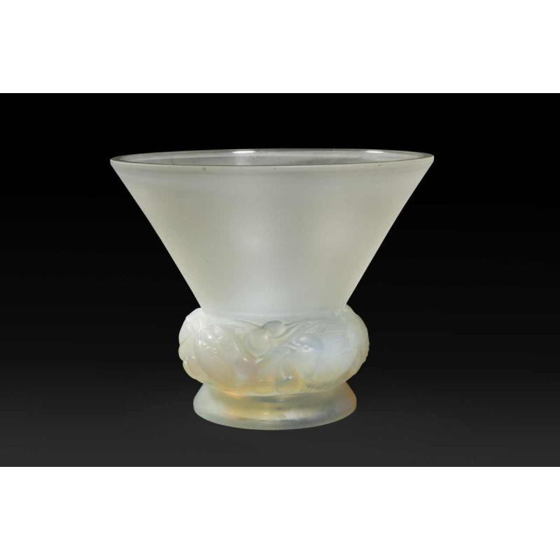 PINSONS vase (1930) by RENE LALIQUE (1860-1945) :