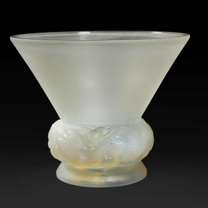 Vase « PINSONS » «(1930) de RENE LALIQUE (1860-1945) :