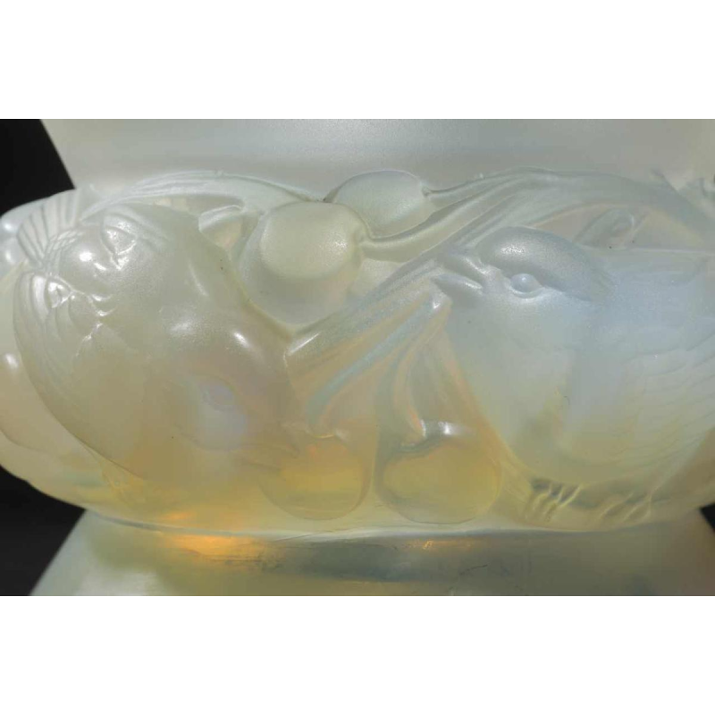 Vase « PINSONS » «(1930) de RENE LALIQUE (1860-1945) :