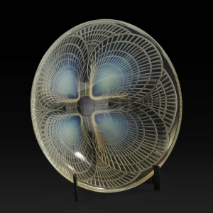 Coupe « COQUILLE N° 1 » (1924) de RENE LALIQUE (1860-1945) :