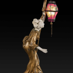 ADOLPHE ARMAND TRUFFIER «LA GEISHA AU LAMPION », statuette lampe, sculpture régule doré, biscuit de porcelaine