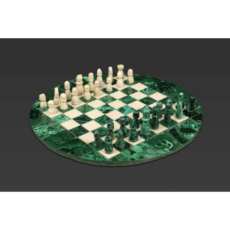 "Small round chess board in malachite and marble: