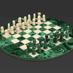 "Small round chess board in malachite and marble: