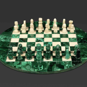 "Small round chess board in malachite and marble: