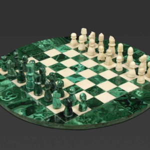 "Small round chess board in malachite and marble:
