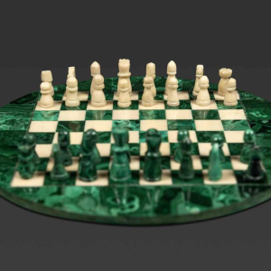 "Small round chess board in malachite and marble:
