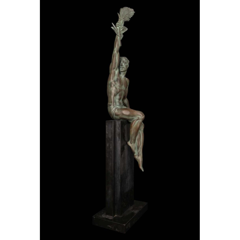 PIERRE LE FAGUAYS 'Le trophée' sculpture en fonte d'art à patine verte, XXe s