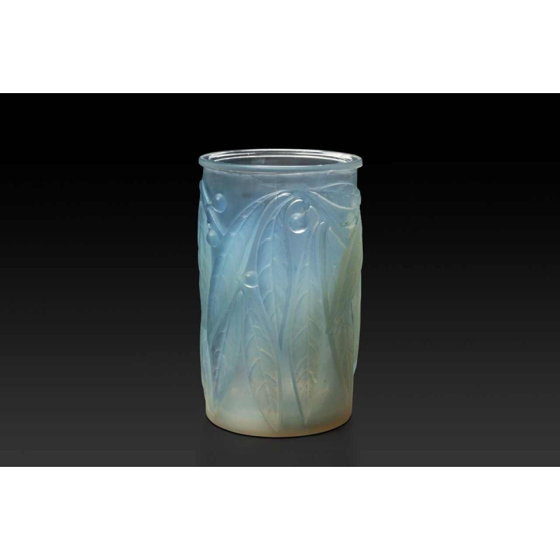 Réné Lalique, vase 'LAURIERS' en verre opalescent, 1922