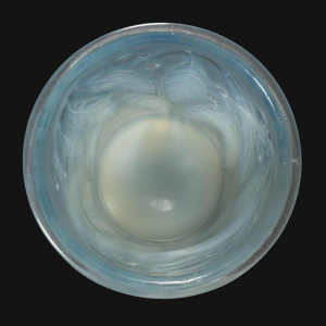 Réné Lalique 'LAURIERS' vase in opalescent glass, 1922