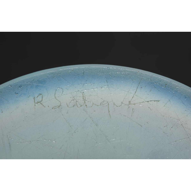 Réné Lalique, vase 'LAURIERS' en verre opalescent, 1922