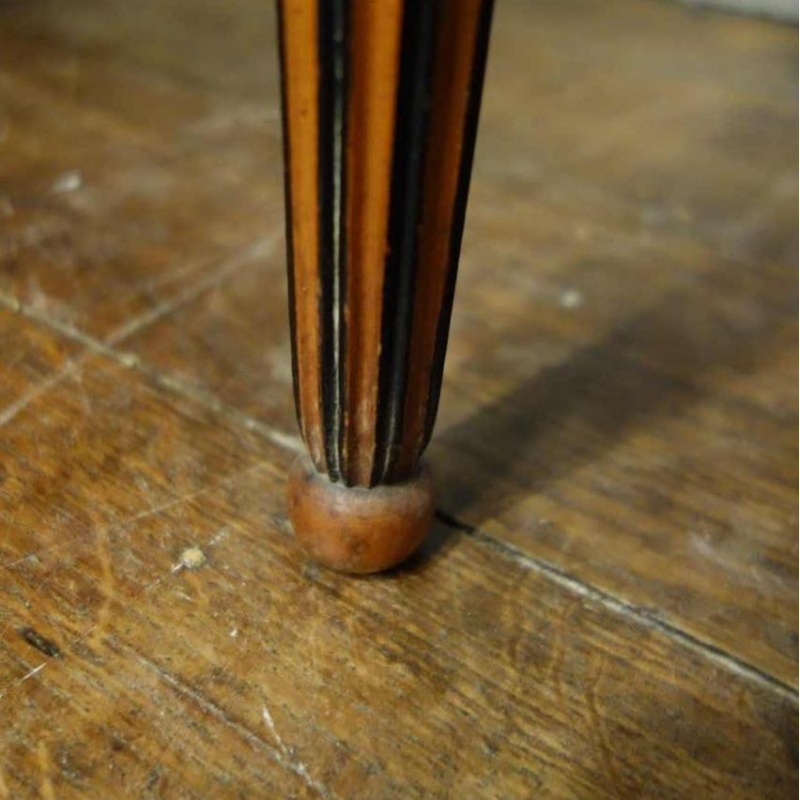 Table d'appoint ovale Art Déco marquetée en étoile, Style Sue & Mare, circa 1920