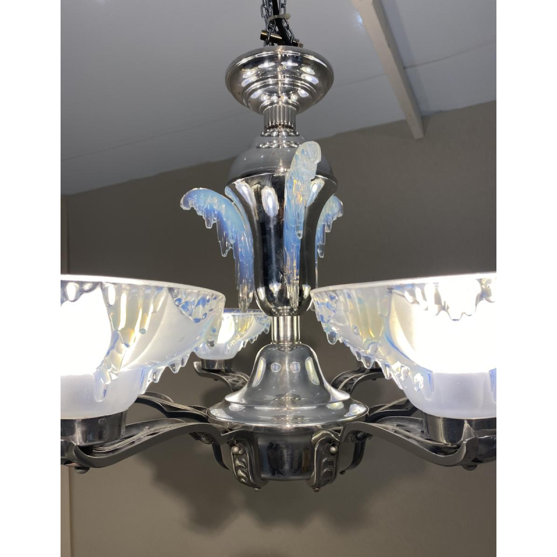 Ezan Petitot Art Deco opalescent glass chandelier, circa 1930 Ezan Petitot Art Deco opalescent glass chandelier, circa 1930
