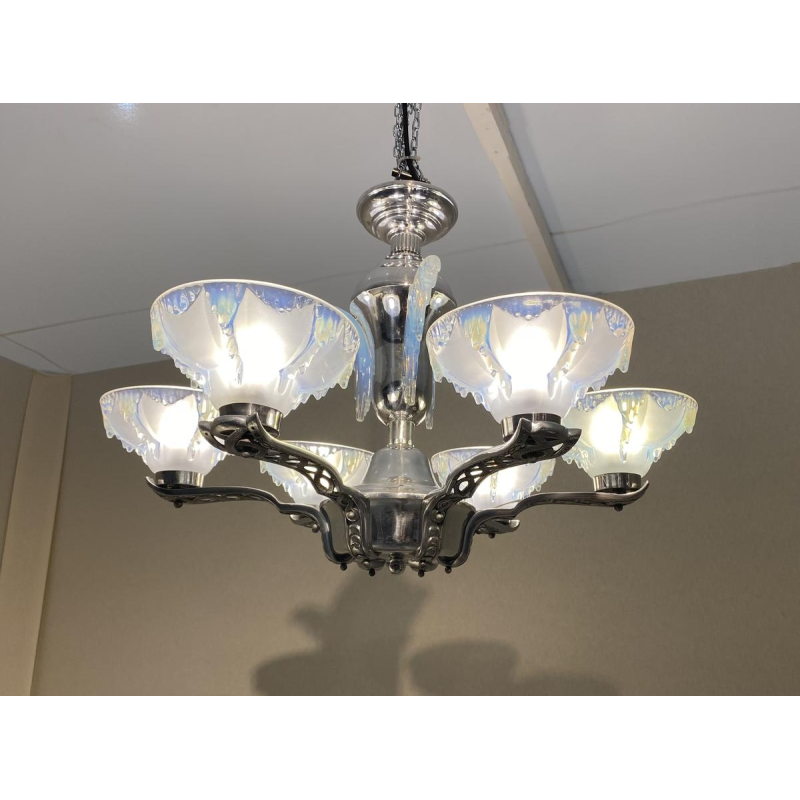 Ezan Petitot Art Deco opalescent glass chandelier, circa 1930 Ezan Petitot Art Deco opalescent glass chandelier, circa 1930