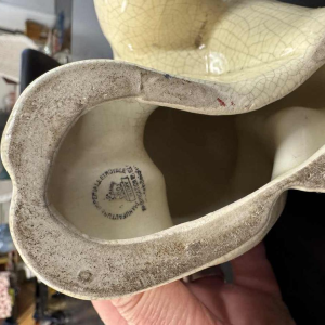 Faïencerie de Nimy, sculpture ours Art Déco en céramique, craquelé blanc, ca 1930