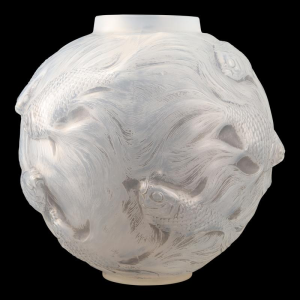 Vase « FORMOSE » (1924) in opaalachtig gepareerd geblazen en geperst wit glas van RENE LALIQUE (1860-1945)