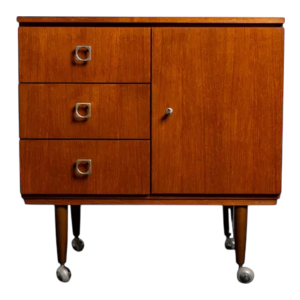 Meuble de rangement vintage sur roulettes