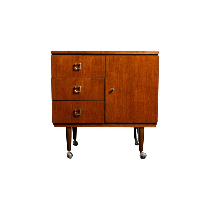 Meuble de rangement vintage sur roulettes