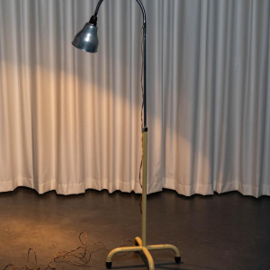 Vintage flexible medical floor lamp, lacquered steel, 20th century Vintage flexible medical floor lamp, lacquered steel, 20th century
