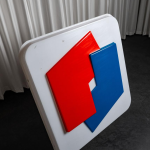 Plaque de boite lumineuse publicitaire Elf, 1967 Plaque de boite lumineuse publicitaire Elf, 1967