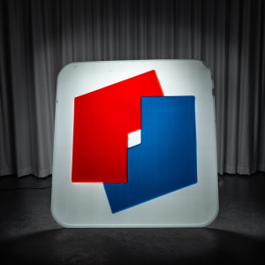 Plaque de boite lumineuse publicitaire Elf, 1967 Plaque de boite lumineuse publicitaire Elf, 1967