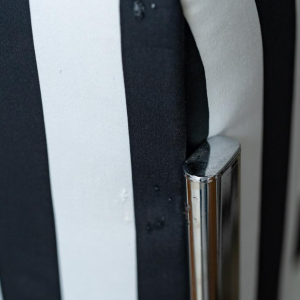 Paar modernistische fauteuils in Bahaus-stijl, gestreepte stof, jaren 70 Paar modernistische fauteuils in Bahaus-stijl, gestreepte stof, jaren 70