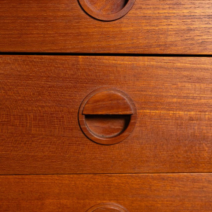 Rud Thygesen & Johnny Sørensen pour HG Furniture, commode en teck, Danemark, 1960 Rud Thygesen & Johnny Sørensen pour HG Furniture, commode en teck, Danemark, 1960