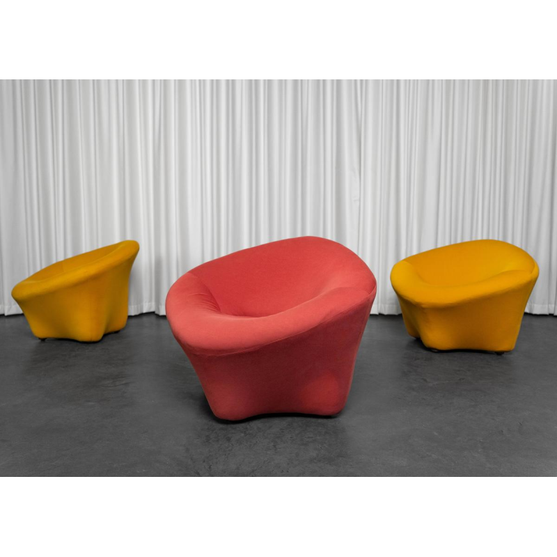 Set of 3 "Mushroom" Space Age armchairs in the style of Pierre Paulin Set of 3 "Mushroom" Space Age armchairs in the style of Pierre Paulin