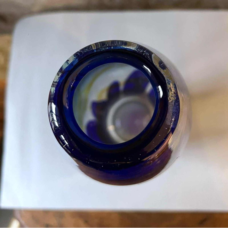 Louis Leloup, kristallen vaas versierd met metaaloxiden