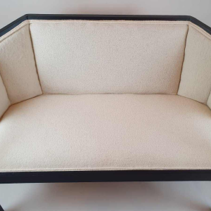 Art Deco bench seat, completely restored and reupholstered, ca 1930