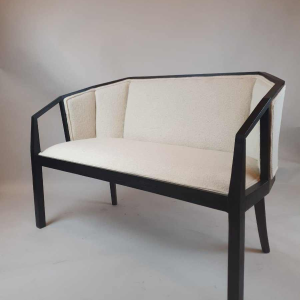 SOLD .Banquette Art Déco complètement restaurée et regarnie, ca 1930